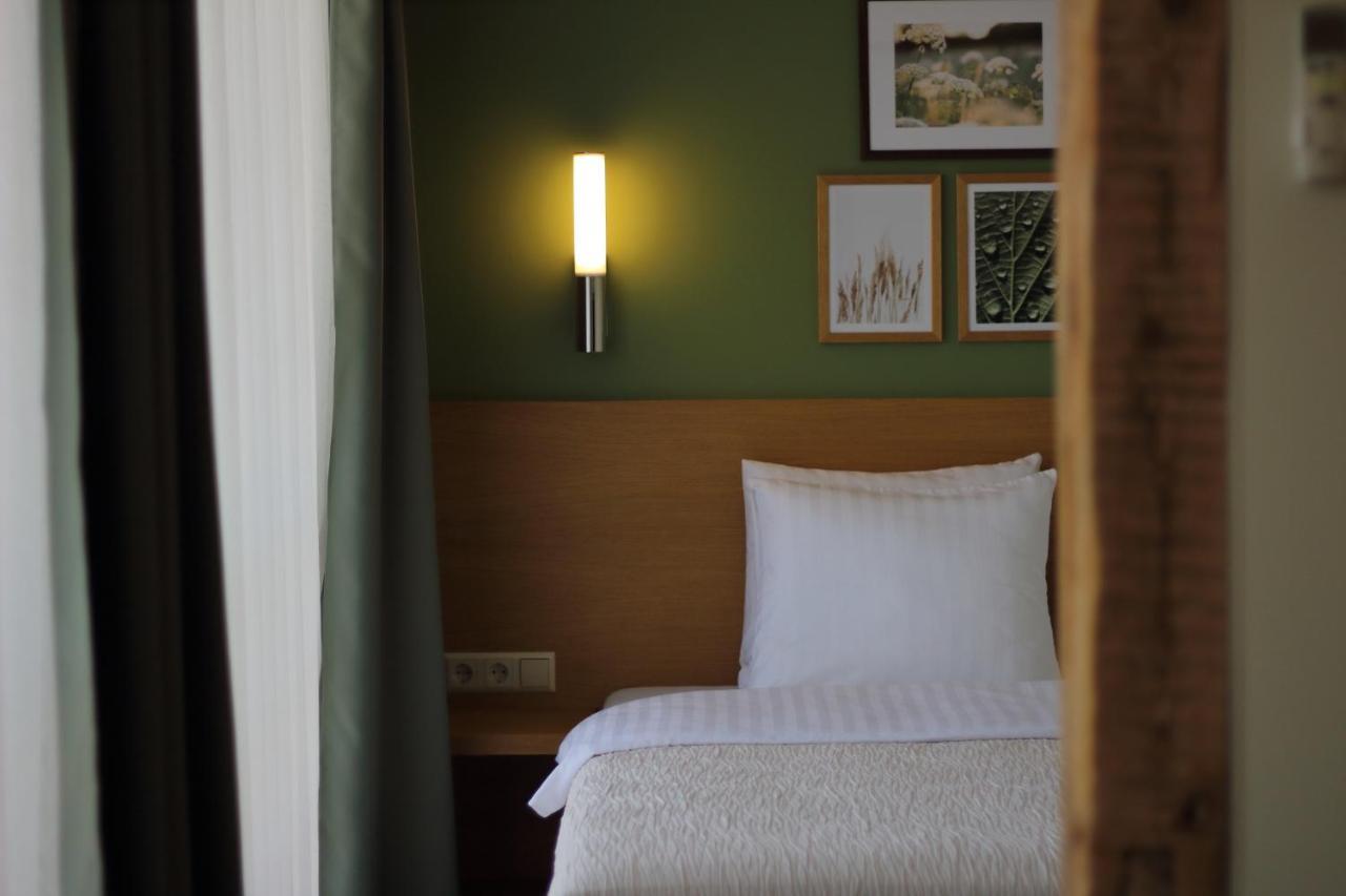 Hotel Kolumbs Liepaja Ngoại thất bức ảnh