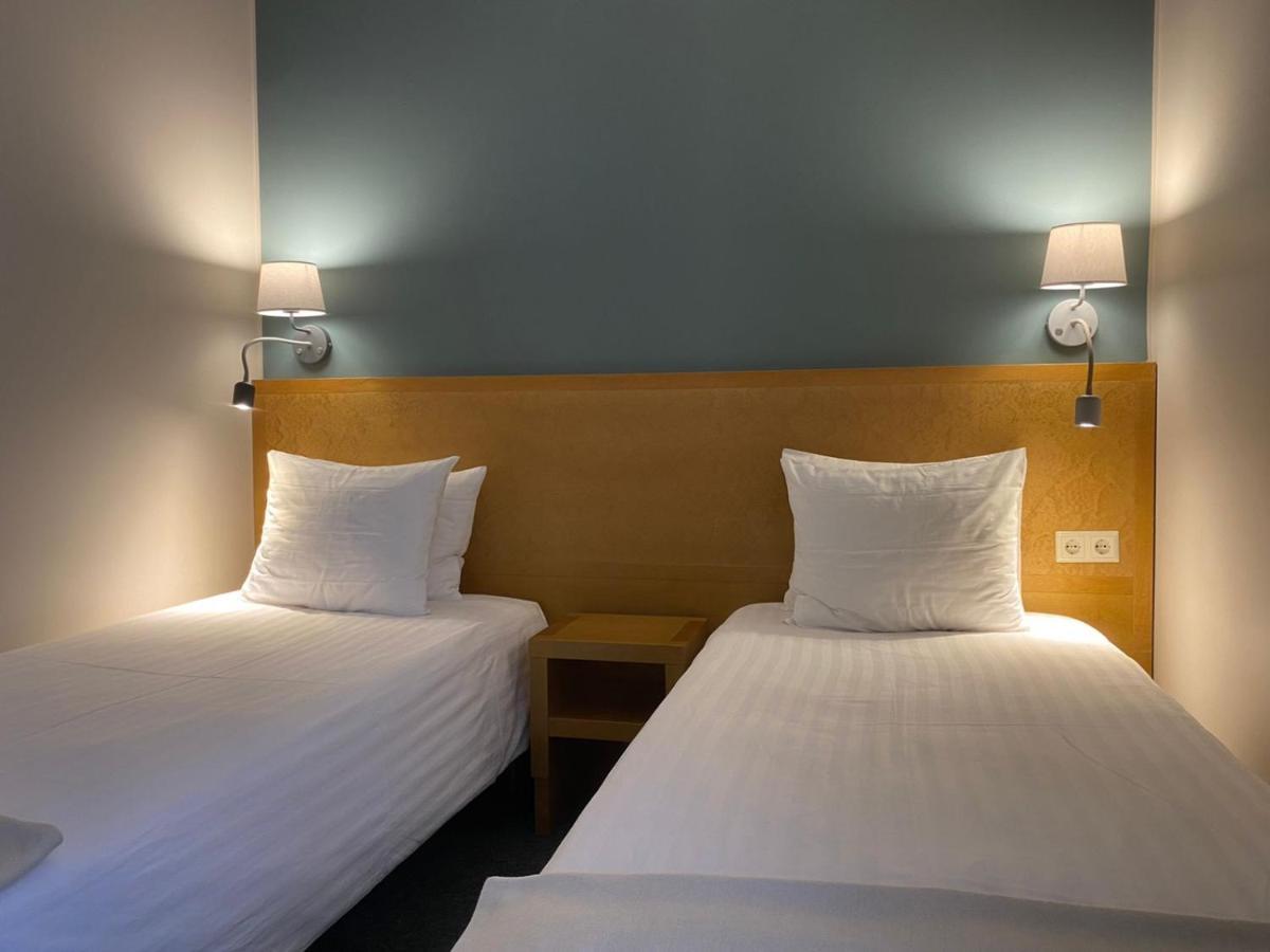 Hotel Kolumbs Liepaja Ngoại thất bức ảnh
