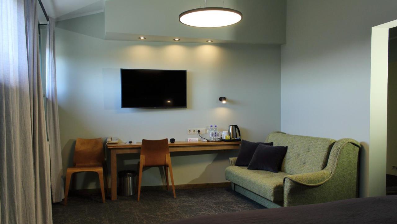 Hotel Kolumbs Liepaja Ngoại thất bức ảnh
