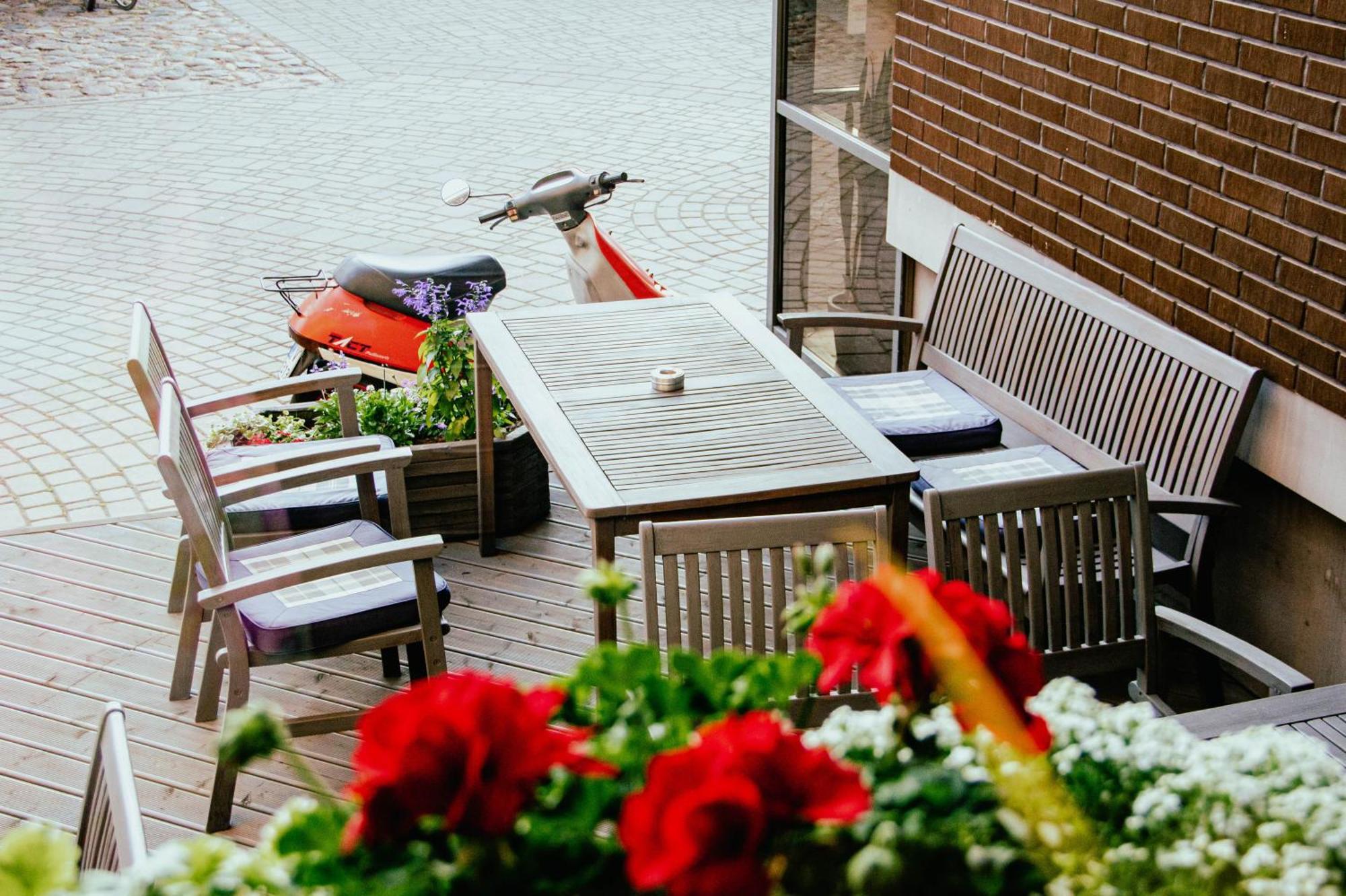 Hotel Kolumbs Liepaja Ngoại thất bức ảnh